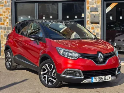 Used Renault Captur Signature 90 HP (66 kW) 2015 Red SUV