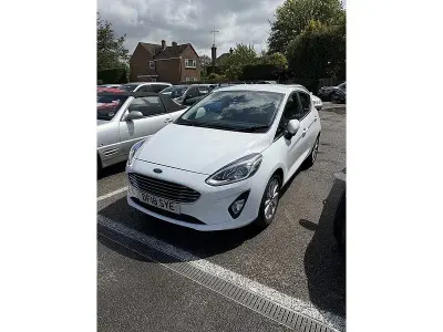 Usado Ford Fiesta Titanium 100 CV (73 kW) 2018 Blanco Utilitario
