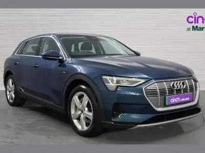 Usado Audi e-tron Advanced 230 kW (313 HP) 2021 Azul SUV