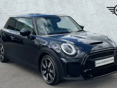 Używany Mini Cooper S Exclusive 176 KM (129 kW) 2022 Czarny Hatchback
