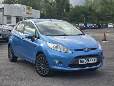 Używany Ford Fiesta Titanium 2009 Niebieski Hatchback