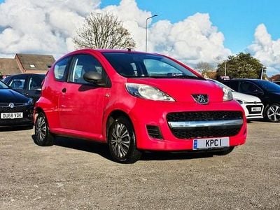 Used Peugeot 107 68 HP (50 kW) 2010 Red Hatchback
