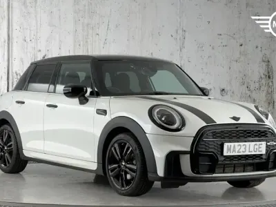 Usado Mini Cooper Hatch 134 CV (98 kW) 2023 Blanco Utilitario