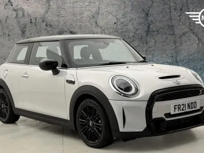 Gebraucht Mini Cooper S Exclusive 176 PS (129 kW) 2021 Silber Kleinwagen