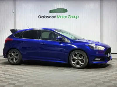 Second-hand Ford Focus ST 185 CP (136 kW) 2017 Albastru Hatchback