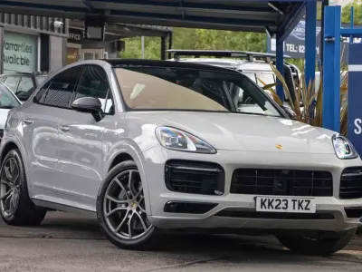 Begagnad Porsche Cayenne Platinum Edition 440 HK (323 kW) 2023 Grå SUV