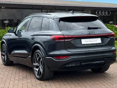 Usado Audi e-tron Performance 225 kW (306 HP) 2025 Cinzento SUV