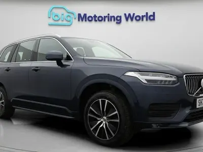 Second-hand Volvo XC90 Momentum 250 CP (183 kW) 2020 Albastru SUV
