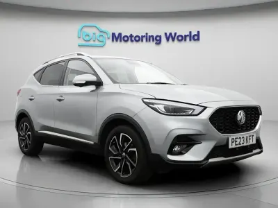 Second-hand MG ZS 2023 Argintiu SUV