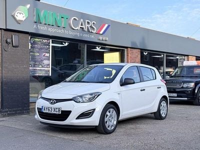 Used Hyundai i20 Classic 85 HP (62 kW) 2013 White Hatchback