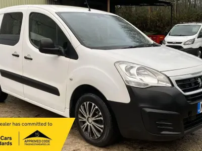 Używany Peugeot Partner S 100 KM (73 kW) 2016 Biały Minivan