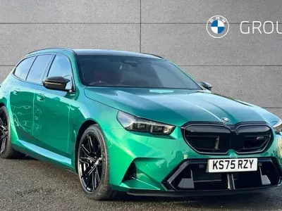 Begagnad BMW M5 Comfort Edition 727 HK (534 kW) 2025 Grön Kombi