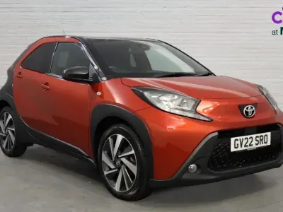 Used Toyota Aygo X 72 HP (52 kW) 2022 Red SUV