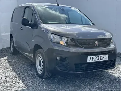 Second-hand Peugeot Partner Premium 131 CP (96 kW) 2023 Gri Monovolum
