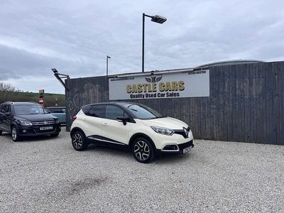 Used Renault Captur Dynamique 90 HP (66 kW) 2016 Cream/black SUV