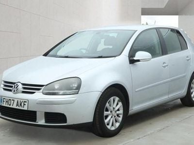 Begagnad VW Golf V Match 105 HK (77 kW) 2007 Silver Halvkombi
