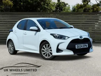 Used Toyota Yaris 2024 White Hatchback