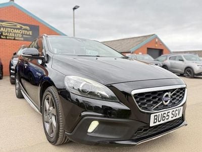 Used Volvo V40 CC 120 HP (88 kW) 2015 Estate