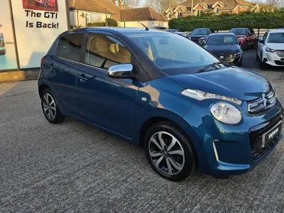 Begagnad Citroën C1 Shine 72 HK (52 kW) 2021 Grön Halvkombi