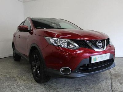 Red Used 2016 Nissan Qashqai N-Connecta SUV | £7,495 (Fair price)