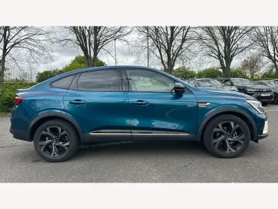 Begagnad Renault Arkana Engineered 142 HK (104 kW) 2023 Blå SUV