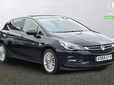 Second-hand Vauxhall Astra Elite 200 CP (147 kW) 2018 Negru Hatchback