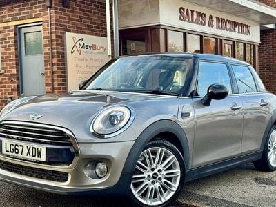 Usado Mini Cooper Hatch 136 CV (100 kW) 2017 Plateado Utilitario