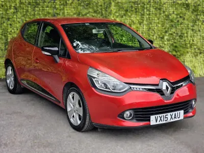 Used Renault Clio Dynamique 90 HP (66 kW) 2015 Red Hatchback