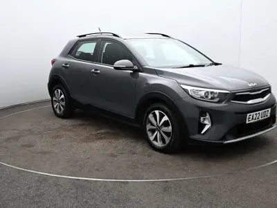 Gebraucht Kia Stonic 99 PS (72 kW) 2022 Grau SUV