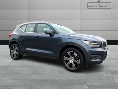 Usado Volvo XC40 Inscription 150 HP (110 kW) 2019 Azul SUV