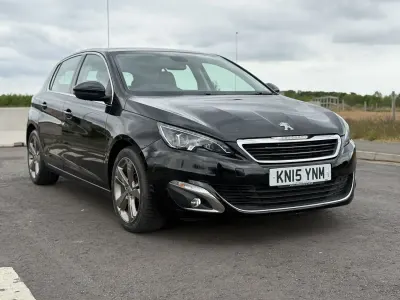 Gebraucht Peugeot 308 Allure 130 PS (95 kW) 2015 Schwarz Kleinwagen