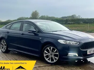 Używany Ford Mondeo ST-Line 180 KM (132 kW) 2017 Niebieski Hatchback