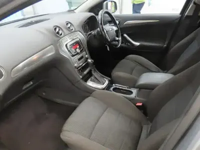 Used Ford Mondeo Titanium 130 HP (95 kW) 2009 Silver metallic Hatchback