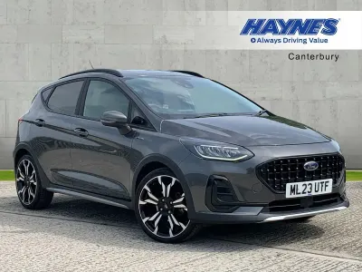 Usado Ford Fiesta Active X 125 CV (91 kW) 2023 Gris Utilitario