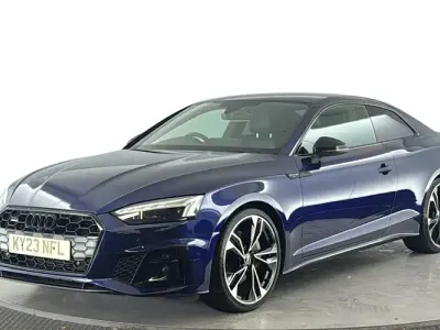 Usado Audi A5 Black Edition 265 HP (194 kW) 2023 Azul Coupé