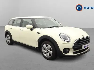 Usado Mini Cooper Clubman Classic 136 HP (100 kW) 2022 Branco Carrinha
