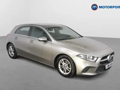 Usado Mercedes A180 SE 2019 Prateado Citadino