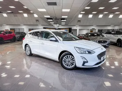 Gebraucht Ford Focus Titanium 125 PS (91 kW) 2019 Weiß Kombi
