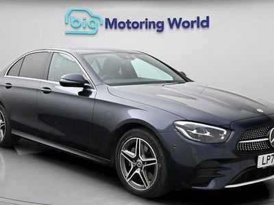 Usado Mercedes E300 AMG line 320 HP (235 kW) 2022 Azul Sedan
