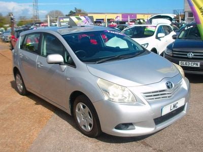Used Toyota Verso T2 132 HP (97 kW) 2010 Silver MPV