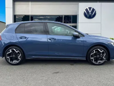 Used VW Golf VIII R-line 150 HP (110 kW) 2025 Blue Hatchback