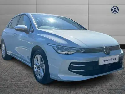 Nowe VW Golf VIII 115 KM (84 kW) 2025