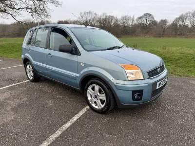 Used Ford Fusion Zetec 99 HP (72 kW) 2010 Blue Hatchback