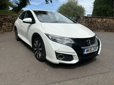 Used Honda Civic SE Plus 142 HP (104 kW) 2016 White Hatchback