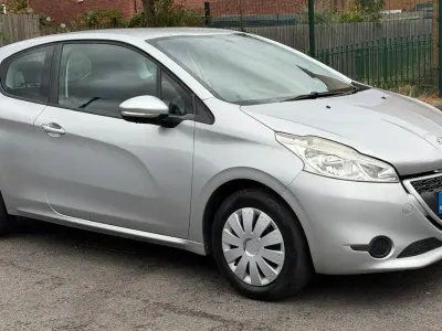 Used Peugeot 208 Access 82 HP (60 kW) 2014 Silver Hatchback