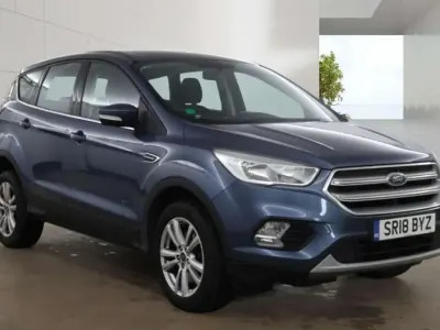 Usado Ford Kuga Zetec 150 HP (110 kW) 2018 Azul SUV