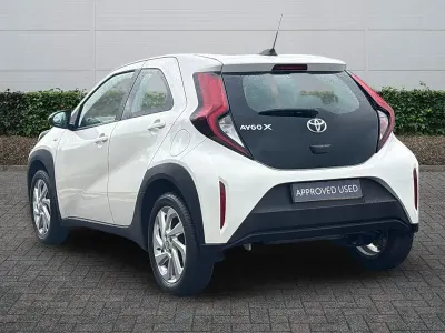 Used Toyota Aygo X PURE 72 HP (52 kW) 2025 White SUV