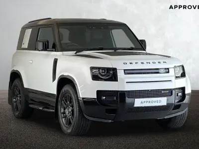 Used Land Rover Defender Dynamic 250 HP (183 kW) 2022 Fuji white Estate