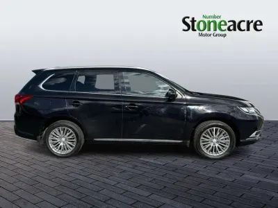 Usado Mitsubishi Outlander P-HEV 174 HP (127 kW) 2019 Preto SUV