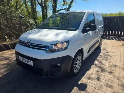 Used Citroën Berlingo 100 HP (73 kW) 2020 White MPV